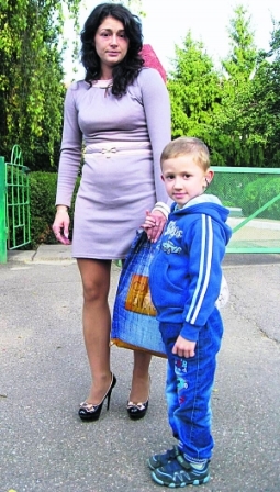 Богдан Рябенко нічого не чув. З восьми місяців носить слухові апарати. Вже вимовляє «р» краще за сестру Богдан Рябенко нічого не чув. З восьми місяців носить слухові апарати. Вже вимовляє «р» краще за сестру