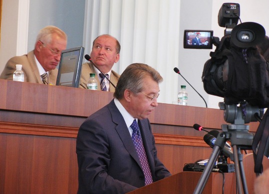 Голова Черкаської облдержадміністрації Сергій Тулуб уже «прописався у всеукраїнському антирейтингу «Вороги преси». Минулого року обійняв там шосту позицію Голова Черкаської облдержадміністрації Сергій Тулуб уже «прописався у всеукраїнському антирейтингу «Вороги преси». Минулого року обійняв там шосту позицію