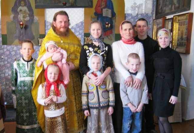 На знімку – багатодітна родина Клименків з села Шевченкового. Фото Миколи Лисенка На знімку – багатодітна родина Клименків з села Шевченкового. Фото Миколи Лисенка