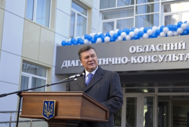 "Усе, що ми заробимо - все буде наше" (фото - прес-служба Президента України) "Усе, що ми заробимо - все буде наше" (фото - прес-служба Президента України)