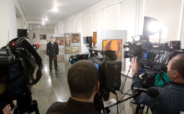 Віктор Янукович критикує уряд Азарова за байдужість до підготовки відзначення ювілею Тараса Шевченка (фото - прес-служба Президента України) Віктор Янукович критикує уряд Азарова за байдужість до підготовки відзначення ювілею Тараса Шевченка (фото - прес-служба Президента України)