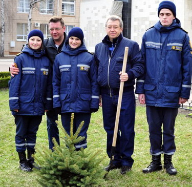 Сергій Одарич та Сергій Тулуб із курсантами-пожежниками Сергій Одарич та Сергій Тулуб із курсантами-пожежниками
