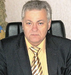 Колись Василь Марштупа хвалився губернатору, що знає програму «Будуємо нову Черкащину» напам’ять. Тепер він стане фахівцем у літературі Колись Василь Марштупа хвалився губернатору, що знає програму «Будуємо нову Черкащину» напам’ять. Тепер він стане фахівцем у літературі