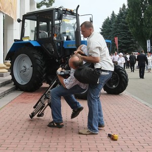 Управління державної охорони в такий спосіб бореться із журналістами, які їй заважають Управління державної охорони в такий спосіб бореться із журналістами, які їй заважають