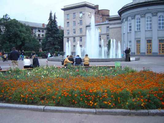 Обласна влада хоче опікуватися і сквером, і фонтаном Обласна влада хоче опікуватися і сквером, і фонтаном