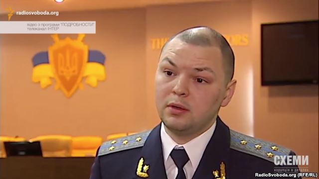 Саме Ничипоренко з лютого 2015 року розслідував резонансну справу – переписку народного депутата Віталія Хомутинніка з тодішнім головою Одеської ОДА Ігорем Палицею Саме Ничипоренко з лютого 2015 року розслідував резонансну справу – переписку народного депутата Віталія Хомутинніка з тодішнім головою Одеської ОДА Ігорем Палицею