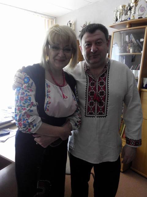 Олександр Радуцький написав в сцомережі: «ПРО СВЯТО. Всіх із Днем вишиванки! Українці мають єднатися у непрості часи! Разом із директором департаменту фінансової політики Наталією Джуган чекаємо на робочу нараду із НЕФКО, що пройде у школі №9» Олександр Радуцький написав в сцомережі: «ПРО СВЯТО. Всіх із Днем вишиванки! Українці мають єднатися у непрості часи! Разом із директором департаменту фінансової політики Наталією Джуган чекаємо на робочу нараду із НЕФКО, що пройде у школі №9»