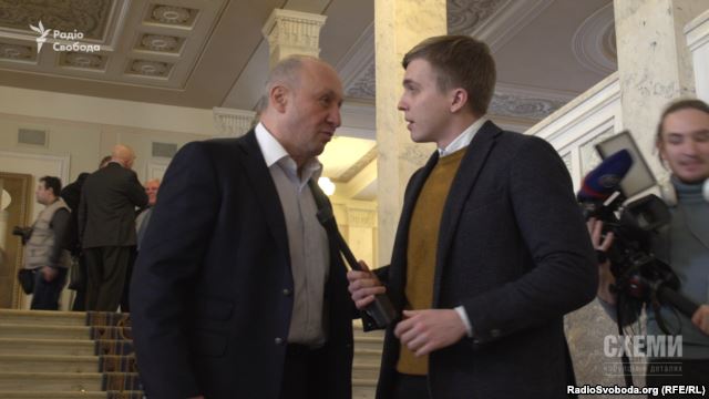 Народний депутат Валентин Ничипоренко з групи «Відродження» відмовився від коментарів Народний депутат Валентин Ничипоренко з групи «Відродження» відмовився від коментарів