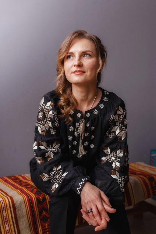 Тябут Яна, Засновниця благодійного фонду «Доброкіт». Від початку повномасштабної війни безліч тварин залишилися без господарів чи отримали поранення. Яна організувала в Черкасах прийом котів, яких вивозили з окупованих територій. Крім цього вона допомагає військовим, збираючи кошти на необхідне спорядження.