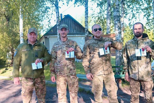 Військовослужбовці 254 батальйону 118 бригади нагороджені відзнакою Головнокомандувача Збройних Сил України «Золотий хрест»