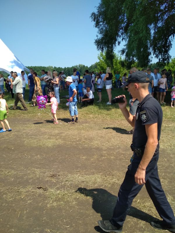 І поліція знімала дійство І поліція знімала дійство