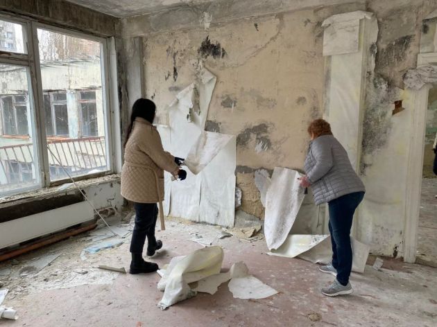 Нагадаємо, працівники департаменту освіти та гуманітарної політики ЧМР та підпорядкованих закладів освіти, культури та спорту спільно прибирали прилеглу територію та приміщення закинутого дитячого садочка в одному з мікрорайонів міста ще у квітні ... Нагадаємо, працівники департаменту освіти та гуманітарної політики ЧМР та підпорядкованих закладів освіти, культури та спорту спільно прибирали прилеглу територію та приміщення закинутого дитячого садочка в одному з мікрорайонів міста ще у квітні ...