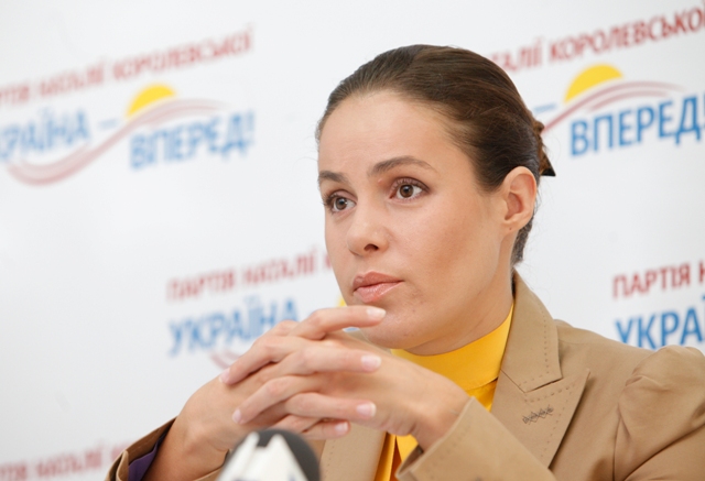 «Політики думають про вибори, а не про кризу», – каже Наталія Королевська. «Політики думають про вибори, а не про кризу», – каже Наталія Королевська.