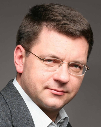 Сергій Одарич одразу після виборів спрогнозував нинішню ситуацію. Одразу після місцевих виборів 5 листопада 2010 року Сергій Одарич на прес-конференції прогнозував такий розвиток подій. Зокрема, він заявив: «Нам не вдалося донести до людей важливість такого вибору, нам не вдалося пояснити людям, що слід вибирати одну команду – і міського голову, і міську раду. Маємо різношерстий склад у міській раді. Уже зрозуміло, що практика депутатських торгів, шантажу триватиме наступні 4 роки. Знову йтимуть торги за посади, будуть не завжди компетентні люди призначатися на ці посади у результаті торгів. Будуть інші невигідні для міста компроміси». За матеріалами сайту «Обозреватель» Сергій Одарич одразу після виборів спрогнозував нинішню ситуацію. Одразу після місцевих виборів 5 листопада 2010 року Сергій Одарич на прес-конференції прогнозував такий розвиток подій. Зокрема, він заявив: «Нам не вдалося донести до людей важливість такого вибору, нам не вдалося пояснити людям, що слід вибирати одну команду – і міського голову, і міську раду. Маємо різношерстий склад у міській раді. Уже зрозуміло, що практика депутатських торгів, шантажу триватиме наступні 4 роки. Знову йтимуть торги за посади, будуть не завжди компетентні люди призначатися на ці посади у результаті торгів. Будуть інші невигідні для міста компроміси». За матеріалами сайту «Обозреватель»