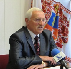 Борис Євмина запевняє, що вся робота його попередників – суцільне порушення технології виконання робіт із будівництва доріг