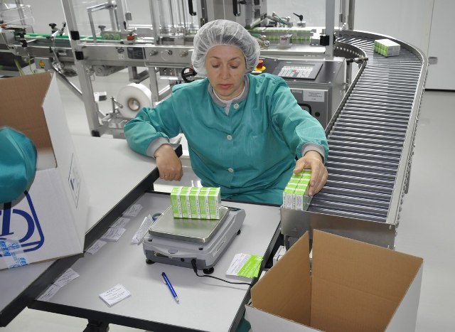 Майже два місяці велика кількість фахівців трудяться над випуском однієї серії препаратів інсуліну Майже два місяці велика кількість фахівців трудяться над випуском однієї серії препаратів інсуліну