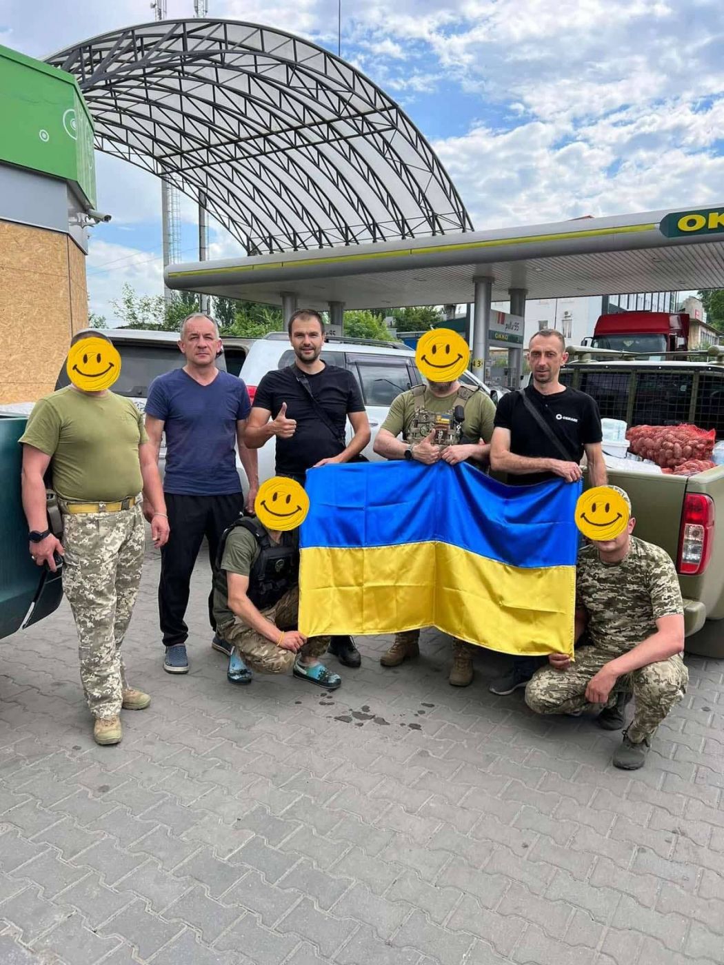 Прапор із бригади, в якій служив їхній земляк, Олексій Васильченко, разом із Ігорем Окіпняком та Сергієм Карпичем, привіз до Піщаного. Відтепер він знаходиться у місцевому музеї