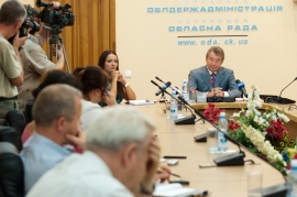 Губернатор не заперечує, що комунальні газети можуть стати власністю певної політичної сили - "Може бути" Губернатор не заперечує, що комунальні газети можуть стати власністю певної політичної сили - "Може бути"