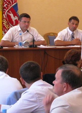 "У депутатській більшості в міськраді виникає багато спірних питань, але ви їх не бачите" "У депутатській більшості в міськраді виникає багато спірних питань, але ви їх не бачите"