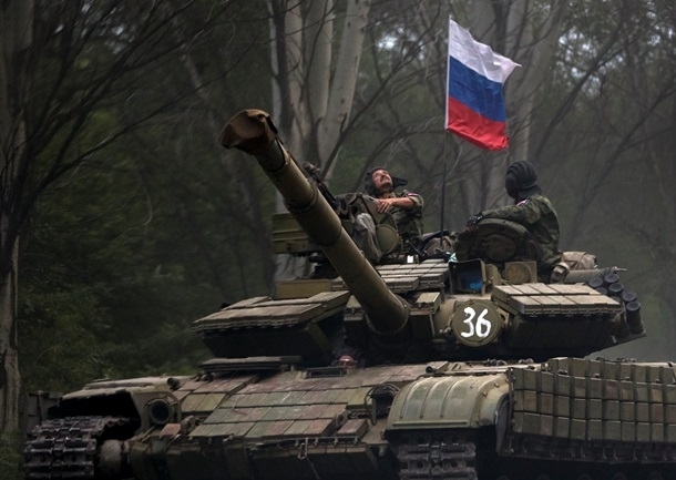 Російські розстрілюють наших воїнів Російські розстрілюють наших воїнів
