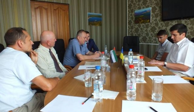 Зустріч Майкла Баєра, власника німецької компанії «Forester Consultants», із його партнером Володимиром Масюком в Черкаській ОДА Зустріч Майкла Баєра, власника німецької компанії «Forester Consultants», із його партнером Володимиром Масюком в Черкаській ОДА