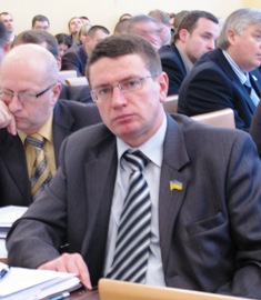 Сила мера Черкас не готова віддавати медицину у руки регіоналів Сила мера Черкас не готова віддавати медицину у руки регіоналів