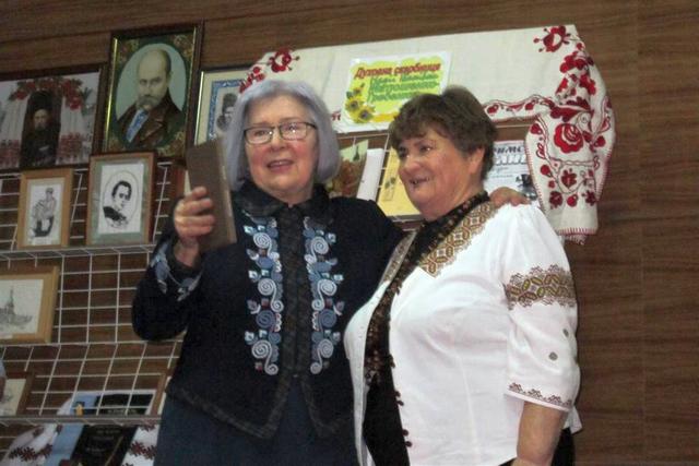Книга в подарунок від Олександри Теліженко Книга в подарунок від Олександри Теліженко