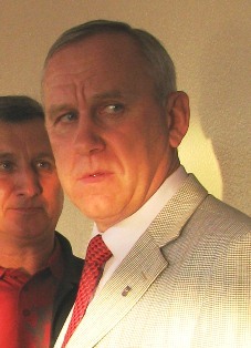Бютівець Озірний готовий допомогти народнику Терещуку завоювати довіру людей Бютівець Озірний готовий допомогти народнику Терещуку завоювати довіру людей