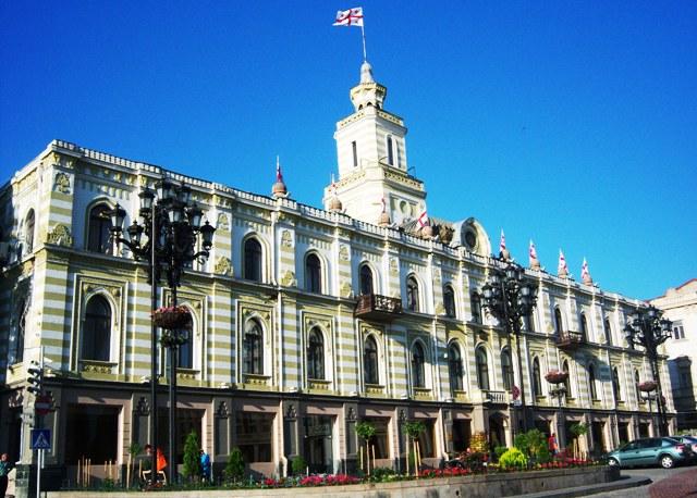 Мерія Тбілісі (фото Гела Васадзе, panoramio) Мерія Тбілісі (фото Гела Васадзе, panoramio)