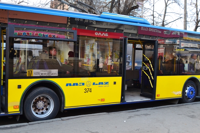 Всі черкаські тролейбуси знову перевозять пільговиків Всі черкаські тролейбуси знову перевозять пільговиків