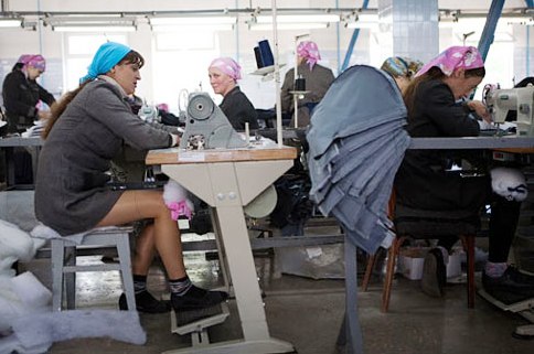 Швейний цех качанівської колонії. Фото сайту "Українська правда" Швейний цех качанівської колонії. Фото сайту "Українська правда"