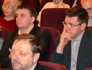 Міський голова Сергій Одарич з Денисом Жмаєвим (зліва). Останнім часом депутат Жмаєв проявляє велику симпатію до мера Міський голова Сергій Одарич з Денисом Жмаєвим (зліва). Останнім часом депутат Жмаєв проявляє велику симпатію до мера