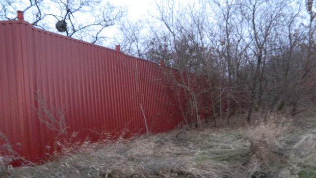 Огорожі вистачило і на яри, якими помережана місцевість Огорожі вистачило і на яри, якими помережана місцевість