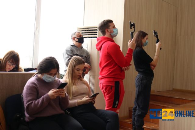 Пошук форматів спричинив формування стримерів, тобто журналістів, які у реальному часі показують події глядачеві через камеру Пошук форматів спричинив формування стримерів, тобто журналістів, які у реальному часі показують події глядачеві через камеру