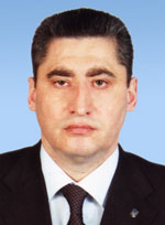 Петро Цюрко готовий віддати партії, мабуть, найцінніше, що у нього є. Кулаки Петро Цюрко готовий віддати партії, мабуть, найцінніше, що у нього є. Кулаки