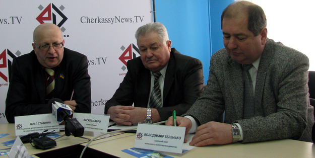 Головні лікарі обох пологових будинків погоджуються на реорганізацію Головні лікарі обох пологових будинків погоджуються на реорганізацію