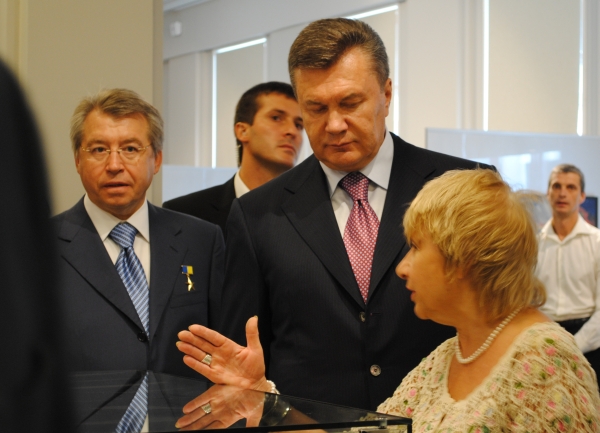 Оновлений музей Шевченка у Каневі Президент відкривав разом з губернатором Черкащини Сергієм Тулубом Оновлений музей Шевченка у Каневі Президент відкривав разом з губернатором Черкащини Сергієм Тулубом