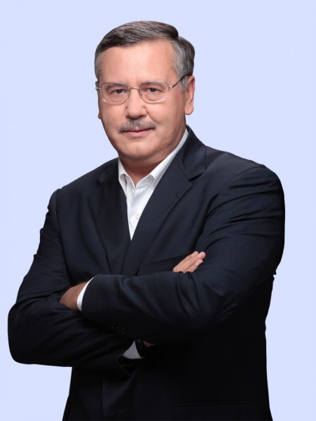 Анатолій Гриценко, лідер "Громадянської позиції", останній раз приїжджав до Тального підтримати своїх прихильників незадовго до виборів Анатолій Гриценко, лідер "Громадянської позиції", останній раз приїжджав до Тального підтримати своїх прихильників незадовго до виборів