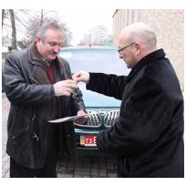 Невдовзі підприємці Канева подарують владі і мікроавтобус. Фото з «Дніпрової зірки». Невдовзі підприємці Канева подарують владі і мікроавтобус. Фото з «Дніпрової зірки».
