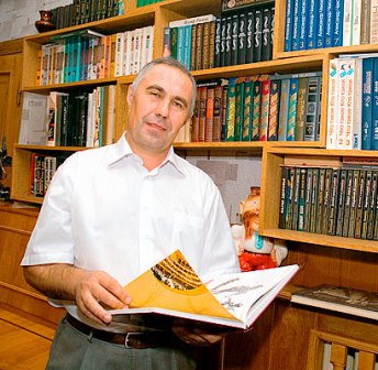 Віктор Подорога - автор гумористичних збірок «Рай у бур’яні» та «Одісея кума Гарбуза», призер конкурсу імені Павла Глазового Віктор Подорога - автор гумористичних збірок «Рай у бур’яні» та «Одісея кума Гарбуза», призер конкурсу імені Павла Глазового
