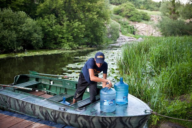 У спеку питна вода на знімальному майданчику йде "на ура" У спеку питна вода на знімальному майданчику йде "на ура"