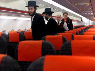 Хасиди прибули в Умань, щоб відсвяткувати Рош-А-Шана. Фото із сайту newsru.co.il Хасиди прибули в Умань, щоб відсвяткувати Рош-А-Шана. Фото із сайту newsru.co.il