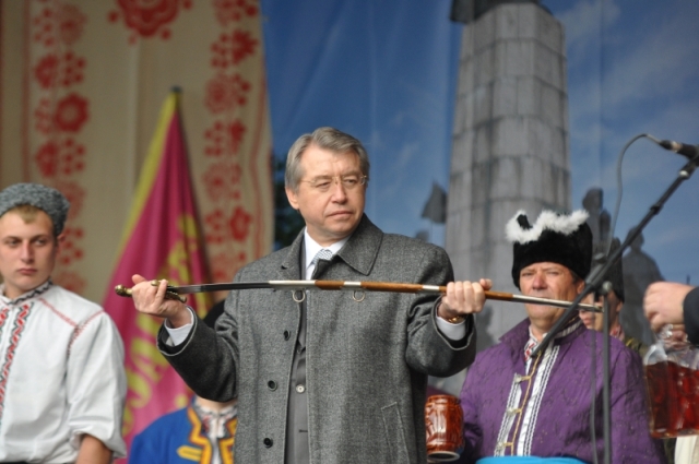 Невтомні дослідники з’ясували, що в роду Тулуба є чимало козаків Невтомні дослідники з’ясували, що в роду Тулуба є чимало козаків