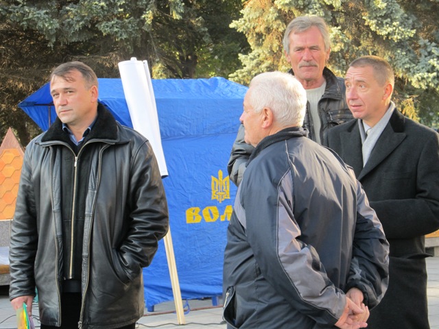 Люди в чорному: Леонід Даценко, Микола Булатецький та Володимир Мамалига