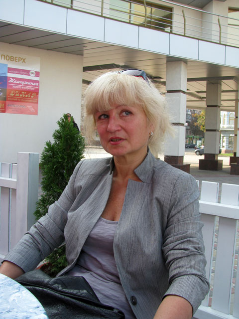 Пані Олена першою вирішила спробувати себе в письменництві Пані Олена першою вирішила спробувати себе в письменництві