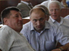 "Секонд-хенд"претезія: Нова влада тисне на голову фракції БЮТ в обласній раді Анатолія Бондаренка темою, яка спливала ще при Віктору Ющенку "Секонд-хенд"претезія: Нова влада тисне на голову фракції БЮТ в обласній раді Анатолія Бондаренка темою, яка спливала ще при Віктору Ющенку
