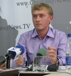 Володимир Присяжнюк переконує, що його "Енігма" опитала 5 тисяч (!) черкащан Володимир Присяжнюк переконує, що його "Енігма" опитала 5 тисяч (!) черкащан
