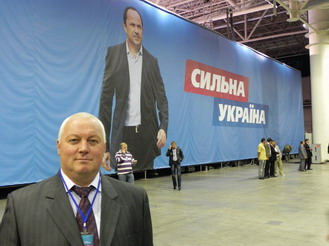 Андрій Лебединський: кандидат на посаду мера Черкас має відповідати високому показнику довіри черкащан до Сергія Тігіпка, продемонстрованих на президентських виборах. У молодої "Сильної України" такого кандидата ще немає. Андрій Лебединський: кандидат на посаду мера Черкас має відповідати високому показнику довіри черкащан до Сергія Тігіпка, продемонстрованих на президентських виборах. У молодої "Сильної України" такого кандидата ще немає.
