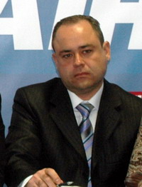 Микола Ліпкань: "У міському управлінні ЖКГ бракує технічно грамотних спеціалістів" Микола Ліпкань: "У міському управлінні ЖКГ бракує технічно грамотних спеціалістів"