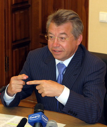Лідер обласної ПР: "Партія регіонів зробить все для того, що керівництво міста було змінено на більш ефективне" Лідер обласної ПР: "Партія регіонів зробить все для того, що керівництво міста було змінено на більш ефективне"